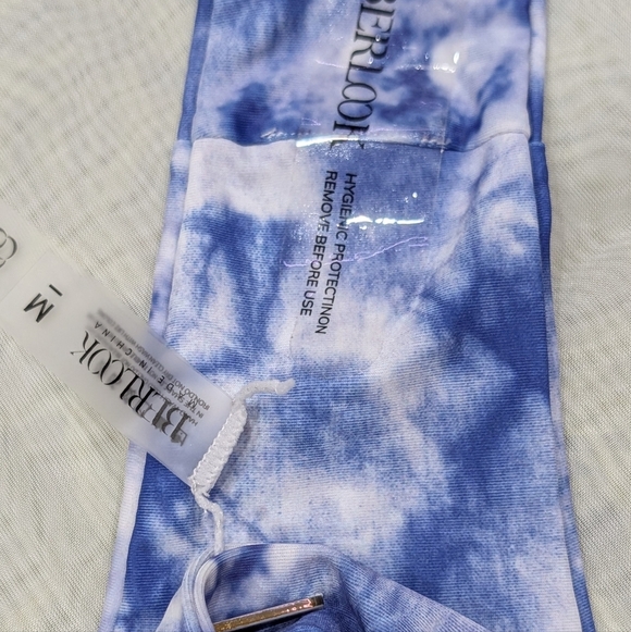 Berlook / new with tags / Medium / Cloud pattern Triangle Bikini Set - Picture 3 of 3